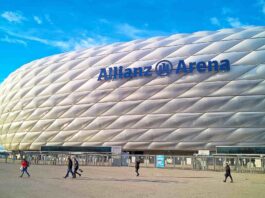Raphael Guerreiro Bayern Munich Allianz Arena